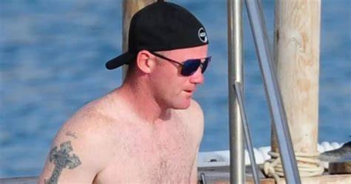  Wayne Rooney shows off his new look in 2013