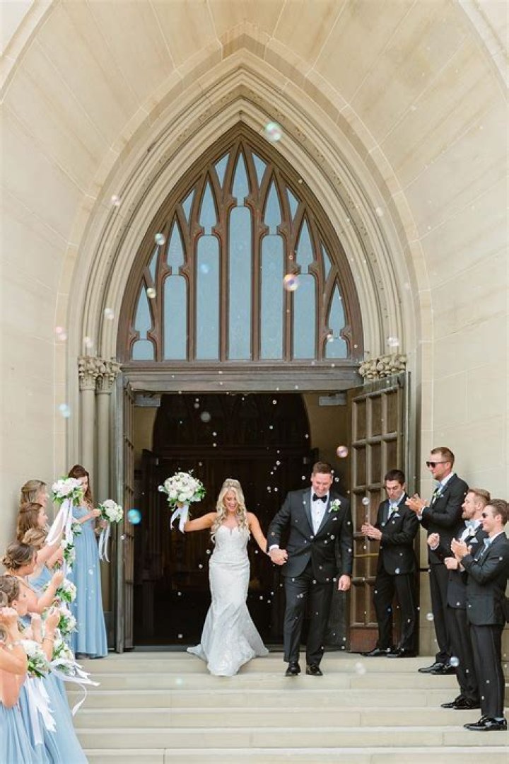 Wedding photographer Sydney Marie shared how she got ready for her special day