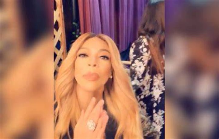 Wendy Williams Ditches Wedding Ring Kevin Hunter Flower Ring
