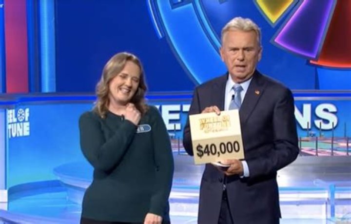 Wheel of Fortune fans went wild over Vanna White&rsquo;s dress