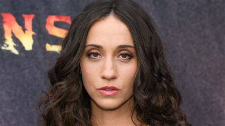 Why-Stella-Maeve's-Pregnancy-Wasn't-a-'Huge-Deal'-on-'The-Magicians'-Set