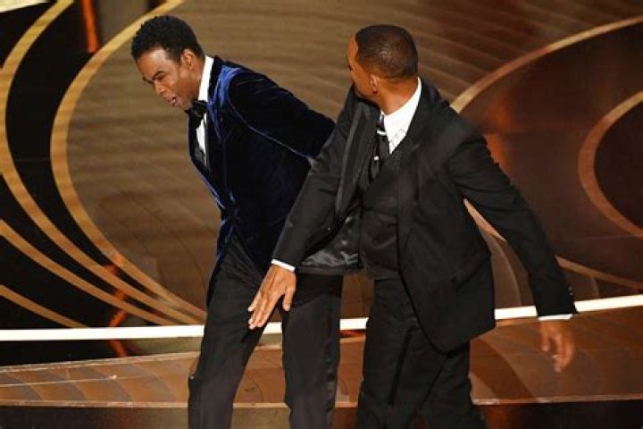 Will slapped Chris onstage after the comedian mentioned Will's wife's haircut