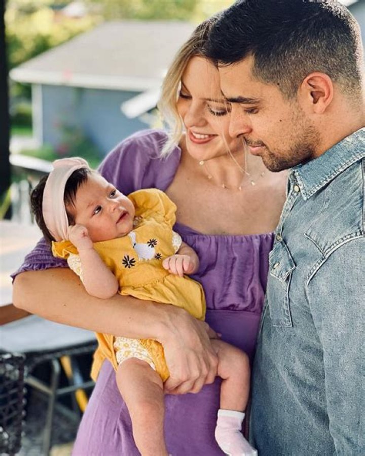 Wilmer Valderrama Welcomes 1st Child With Amanda Pacheco