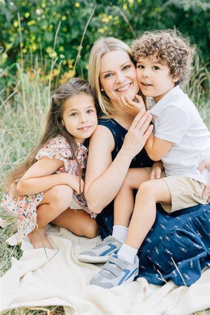 With her two children, Danielle got a mama wolf with two baby wolves