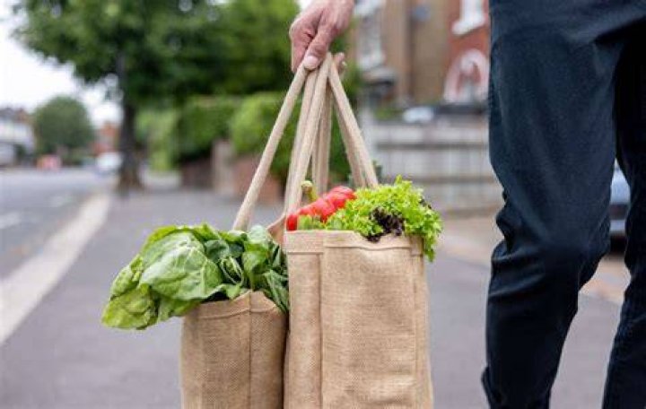 You can grab your groceries on Christmas Eve, but store doors will be shut afterwards