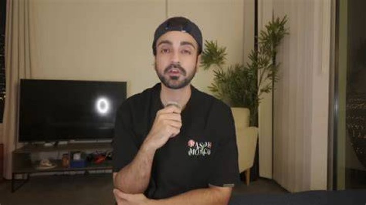 YouTuber Arslan has shared how he lives completely out of his car by using some slick tricks to stay off the grid