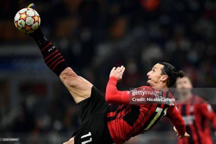 Zlatan Ibrahimovic scored on his United debut to hand Jose Mourinho a win in his first game
